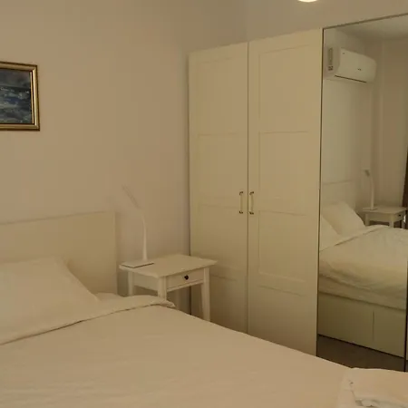 Booking Apartments-self Check-in Apartmán Bukurešť